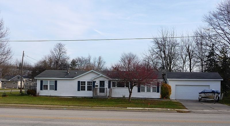 1st image of 118 N Adams St
