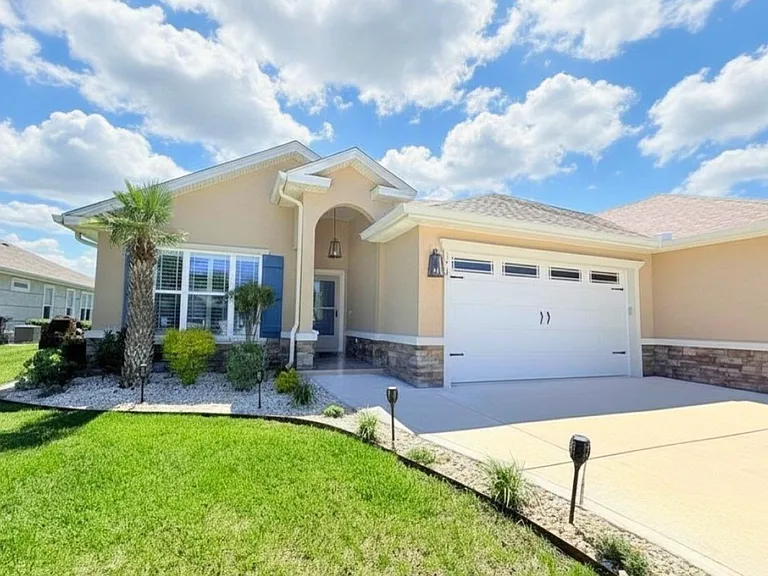 174 Ryan Nicholas Dr — Photo 2