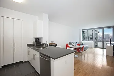Rented by Space Marketing Shop