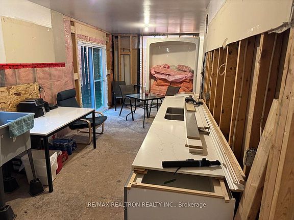 5th image of 5840 Lowanda Ln