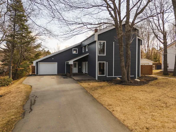 140 Pinecrest Blvd, Bridgewater, NS B4V 3R4