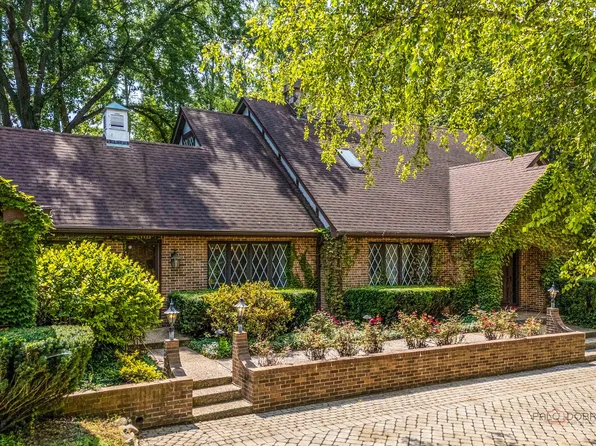 3325 Country Ln, Long Grove, IL 60047