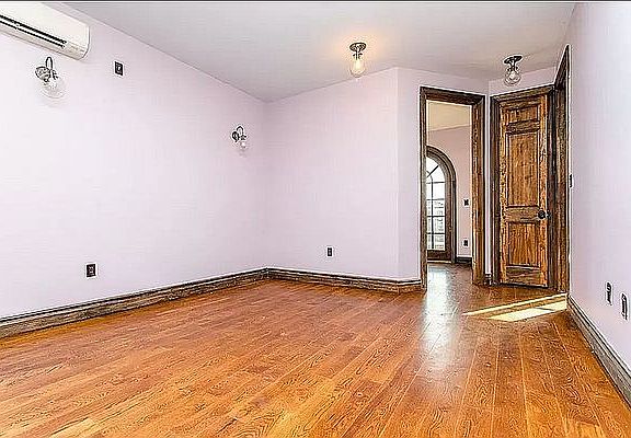 5th image of 312 Melrose St #3