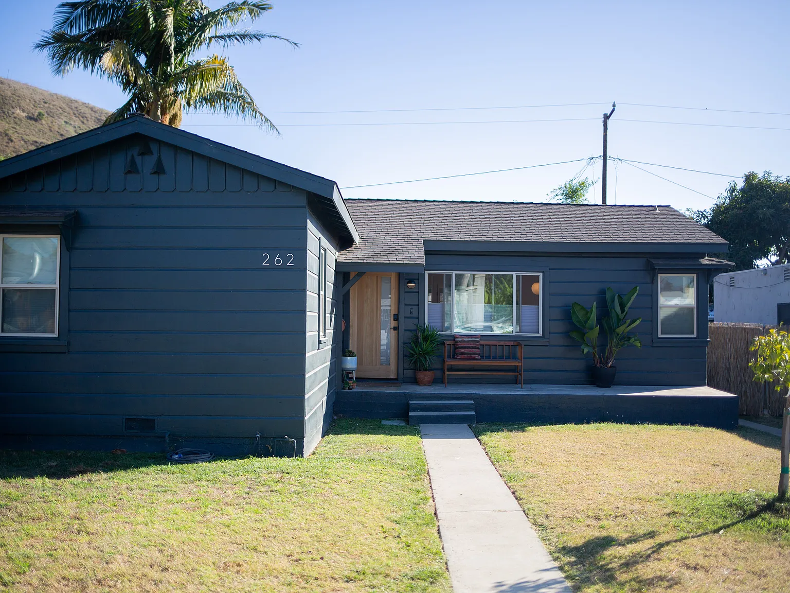 262 E Lewis St — Photo 2