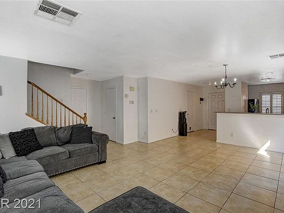 4th image of 1131 Orange Meadow St