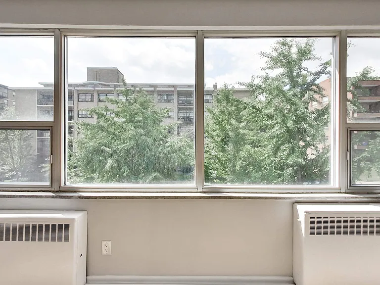680 Roselawn Ave — Photo 118