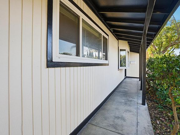 4th image of 2296 Pulgas Ave
