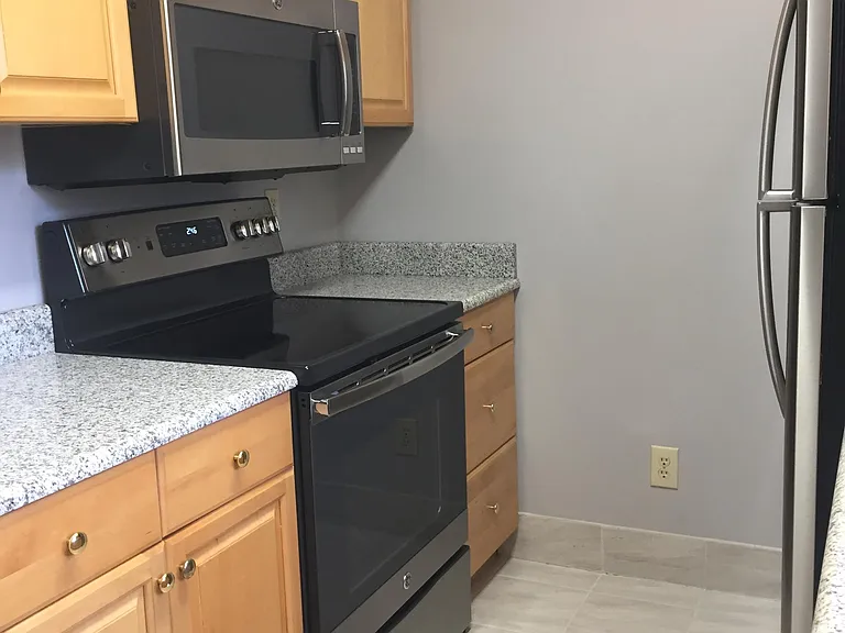 307 Walnut St — Photo 9