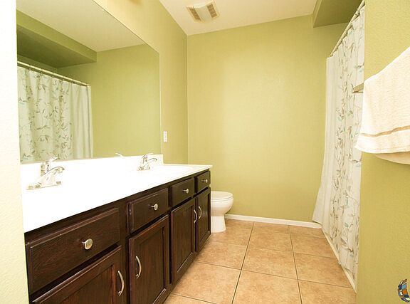 3rd image of 337 Foxtrail Dr
