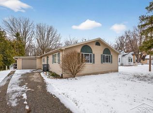 5801 Sturgeon Ave, Midland, MI 48640