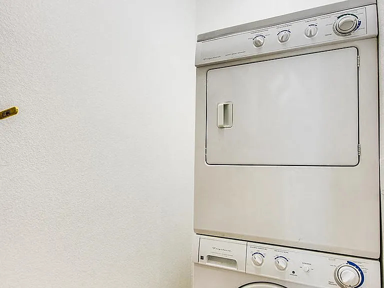 Zuma Apartments — Photo 7