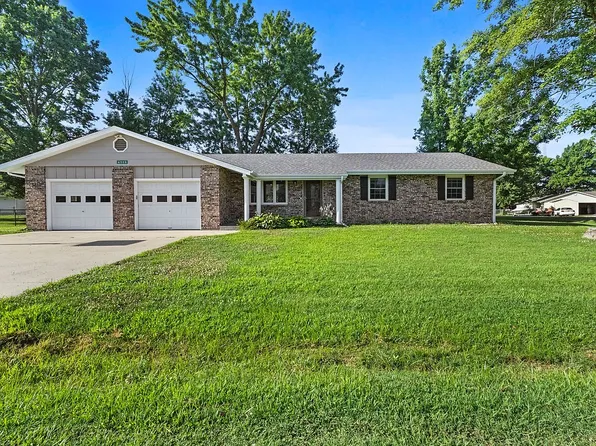 6520 E Branch St, Hallsville, MO 65255