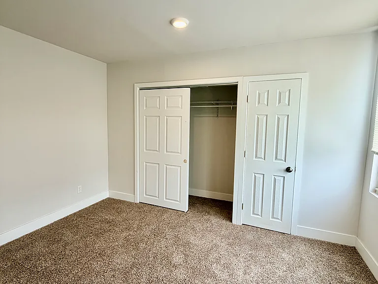 2073 Pickwick St — Photo 12