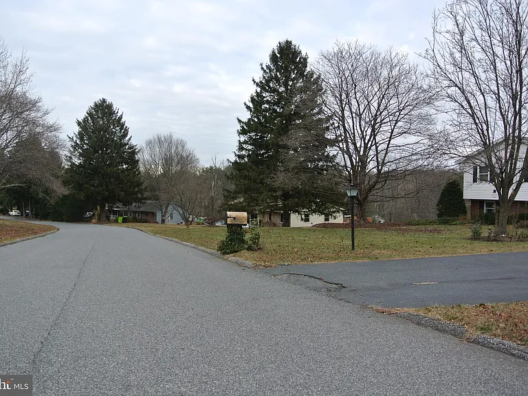 2140 Nodleigh Ter — Photo 31