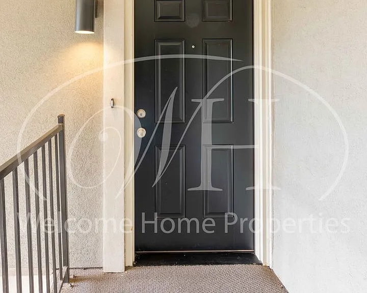 627 N Roosevelt St — Photo 9