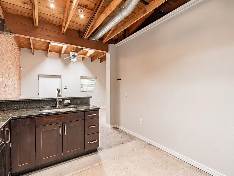 222 S. Cherry Ave. — Photo 6