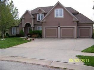 8716 N Oakland Ave, Kansas City, MO 64157
