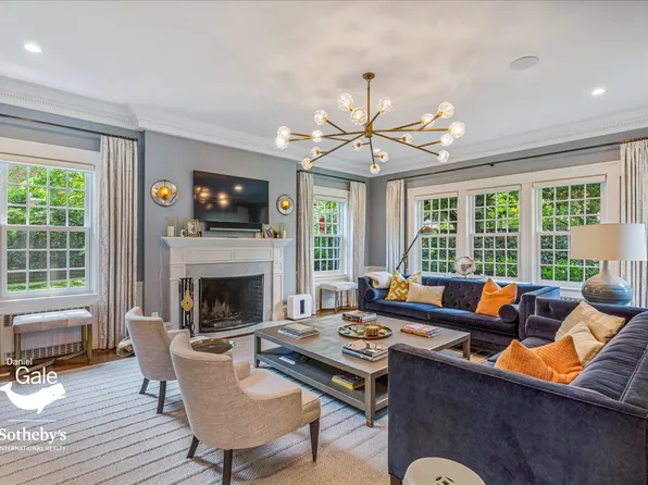 165 Slocum Crescent image 2 of 59