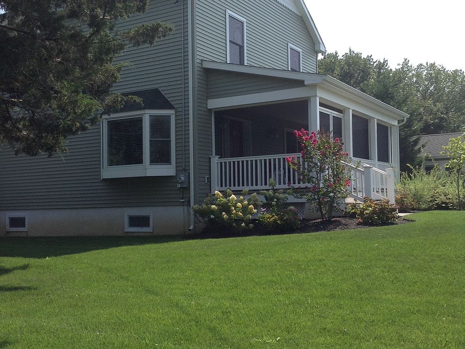 2nd image of 609 Bayshore Rd