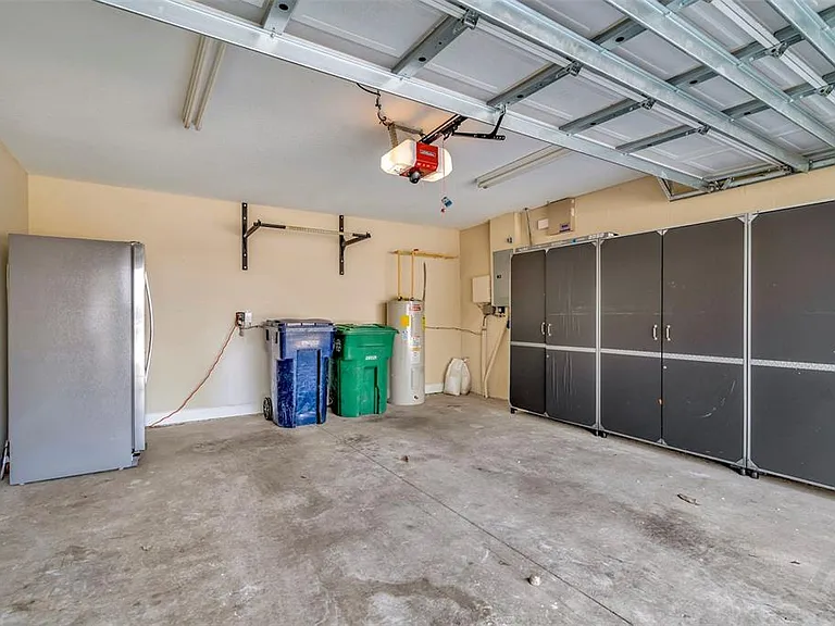 3213 Marcellus Cir — Photo 31