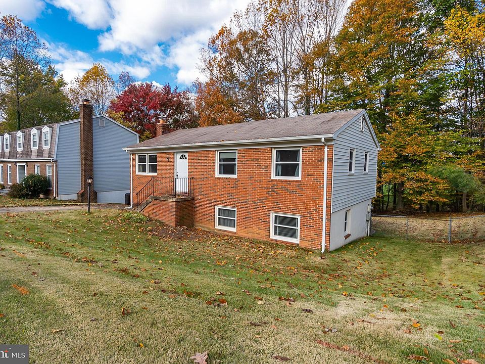 1st image of 4804 Lockwood Ln