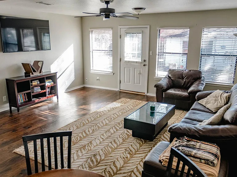 1510 Juanita Dr — Photo 8