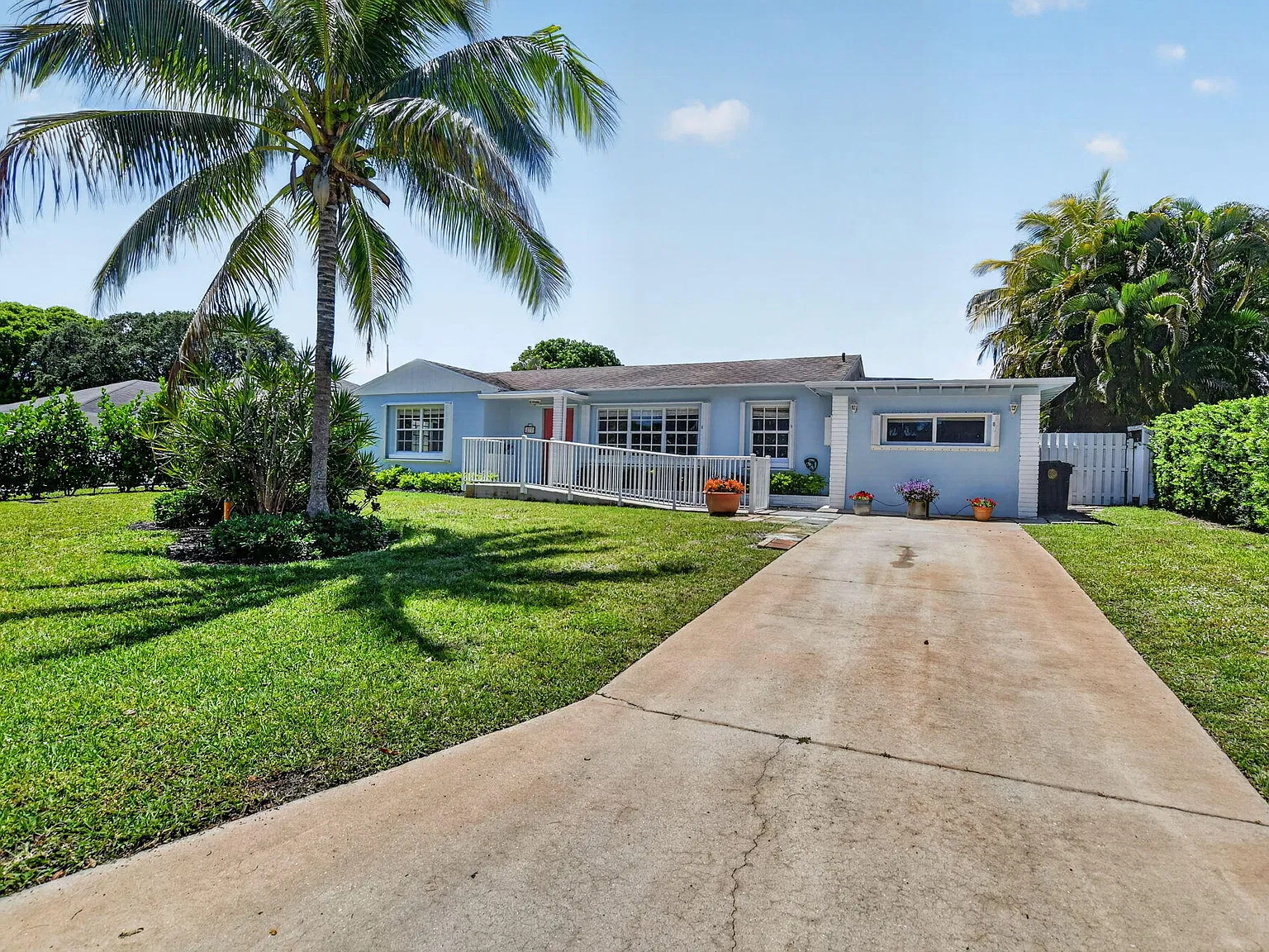 4 bed, 3.0 bath, 1648 sqft, $3,800 — Photo 4