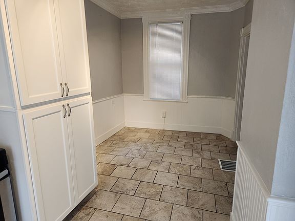 3rd image of 33 Gregory St