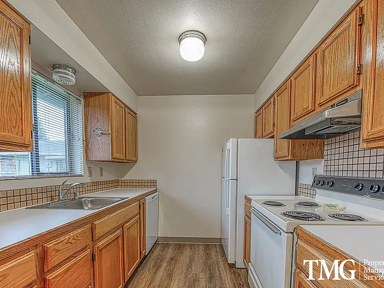 3327 Addy St — Photo 7