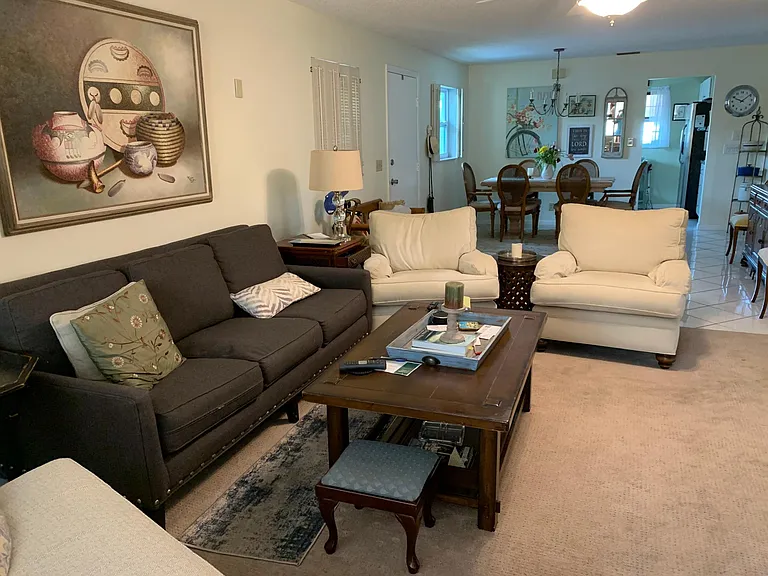 455 Bluebird Ln — Photo 2