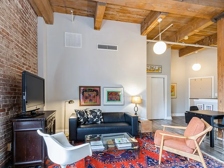 308 W 8th St #1 — Photo 25