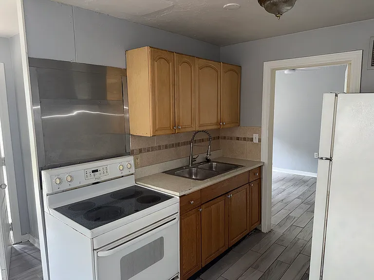 103 S Moody Ave #A — Photo 11