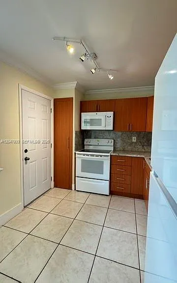 1501 NE 191st St #C107 — Photo 13