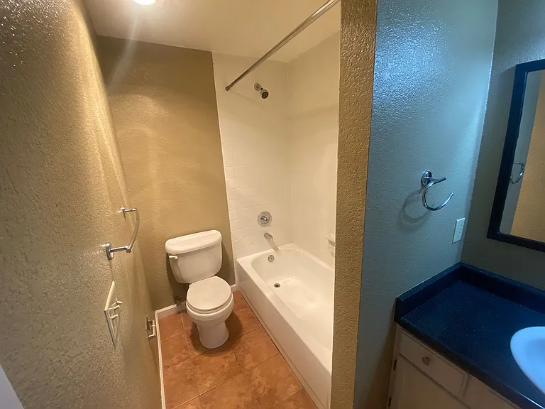 Hawk Apartments — Photo 12