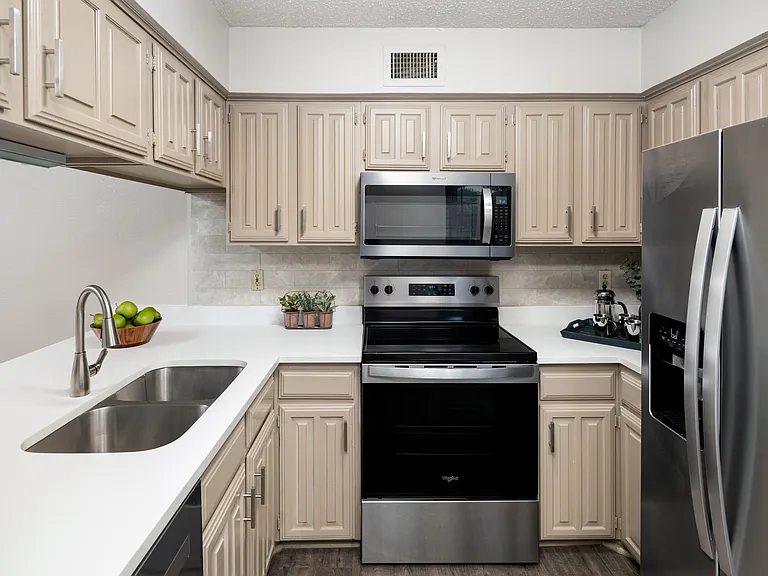 333 Melrose Dr #22D — Photo 10