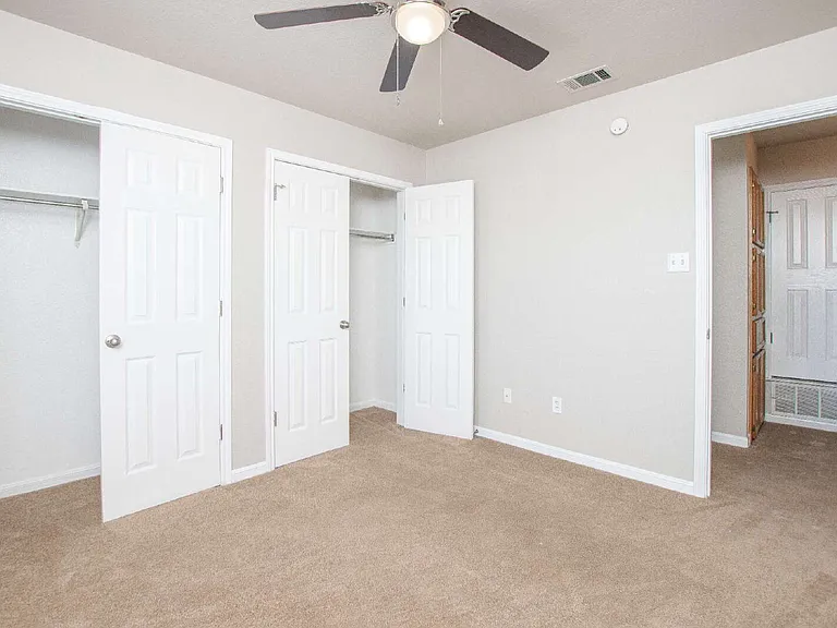 402 Deloris Dr — Photo 12