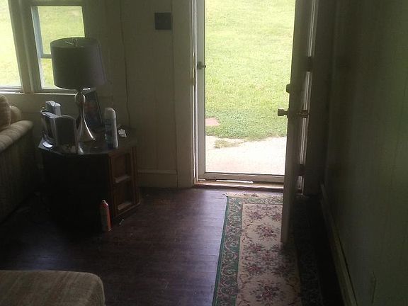 5th image of 40 Mason Ct