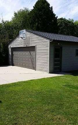 4th image of 1324 Camelot Blvd