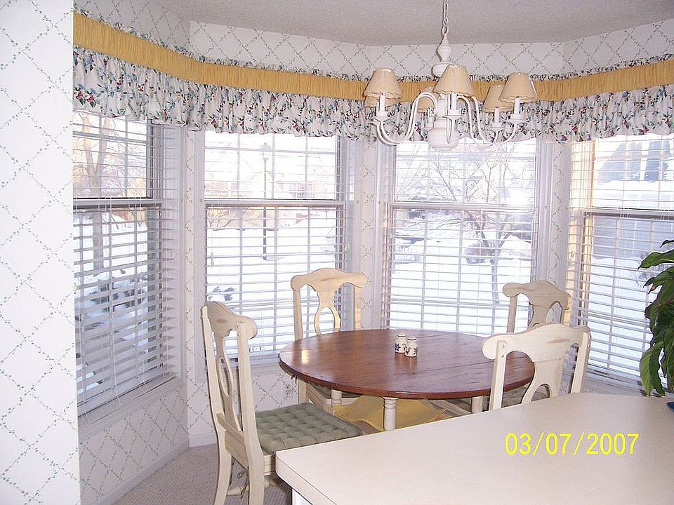 Eat-in kitchen turret