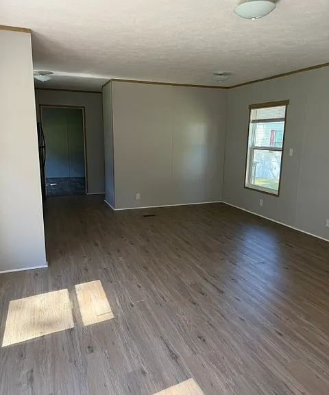1110 Bentwood Dr — Photo 4