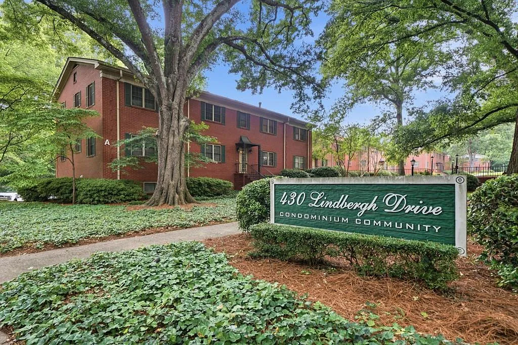 2 bed, 1.5 bath, 1188 sqft, $1,950 — Photo 1