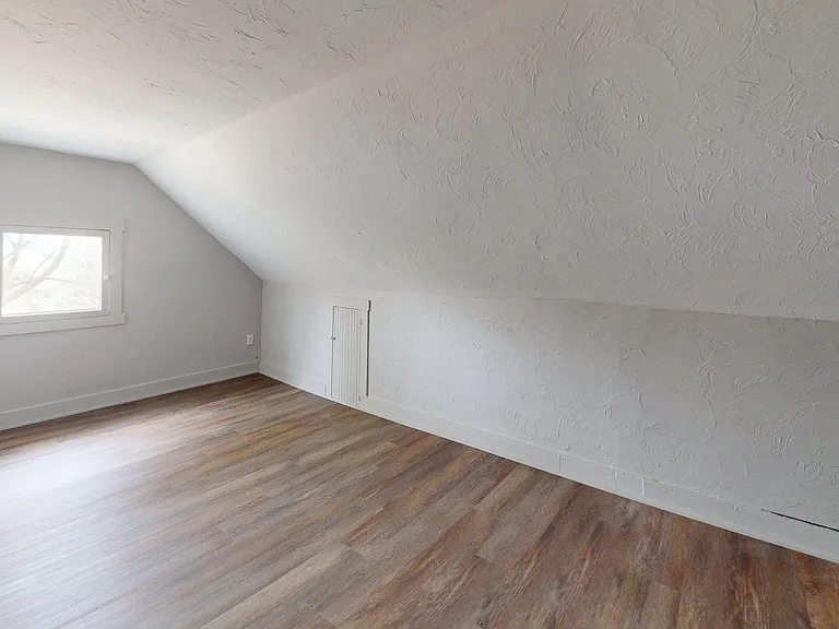 1141 McKinley Ave — Photo 14
