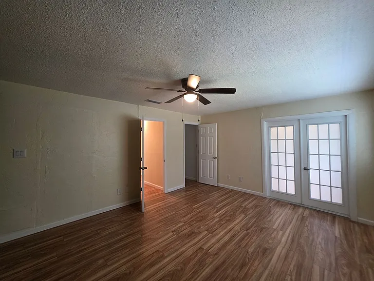 208 Pine Cone Trl — Photo 38