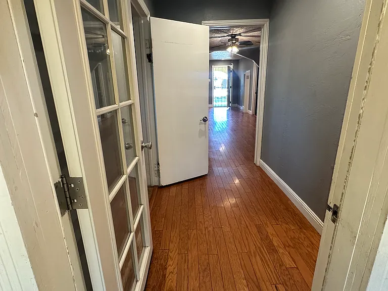 483 E Daleville Ave — Photo 32