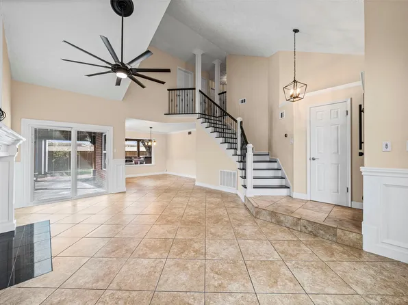 4355 Metronome Dr, Grand Prairie, TX 75052
