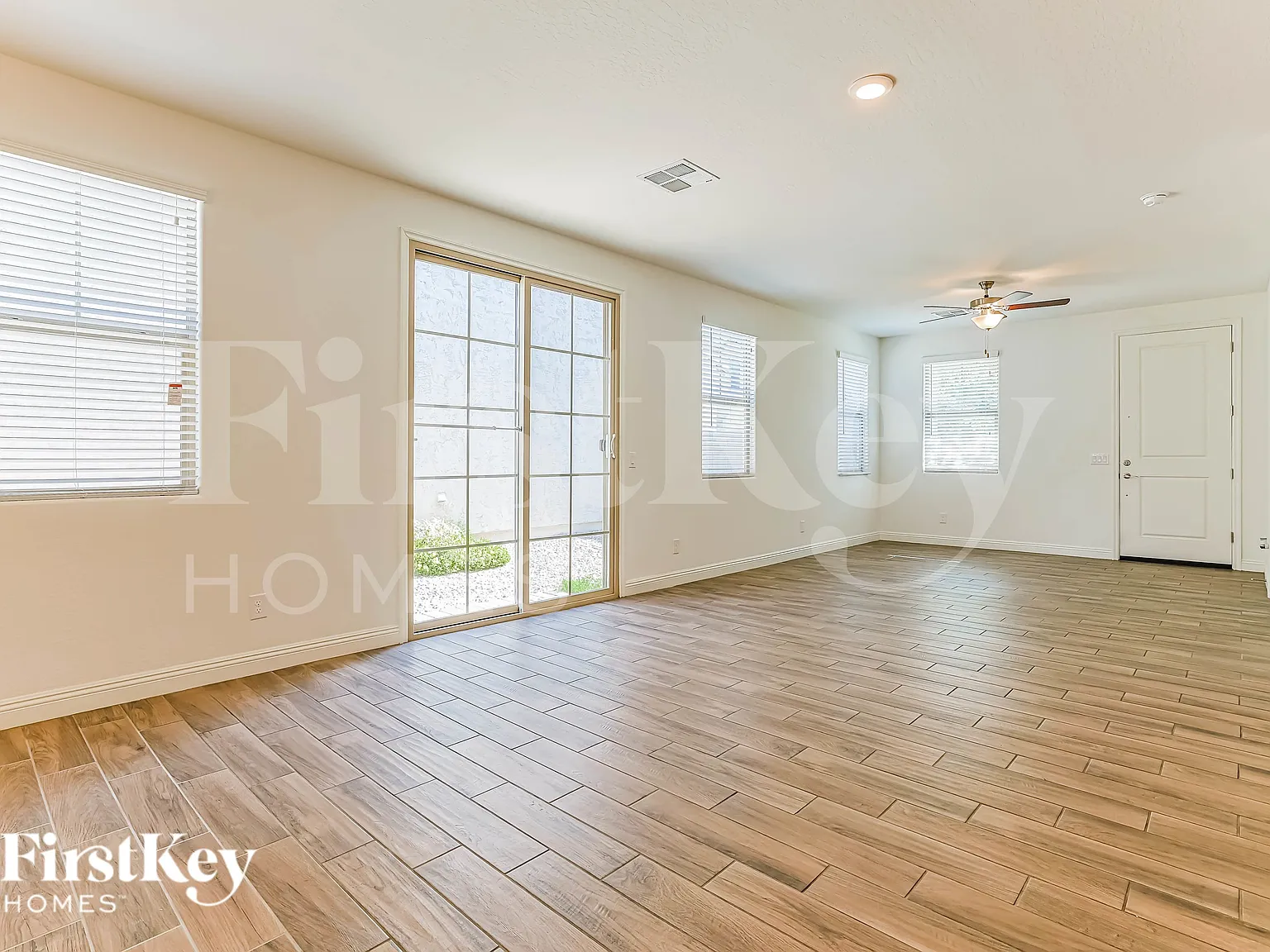 4 bed, 3.5 bath, 2222 sqft, $2,555 — Photo 3