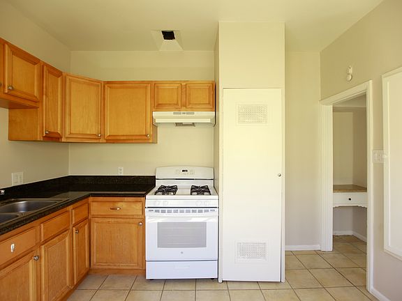 5th image of 1119 S Citrus Ave APT 4