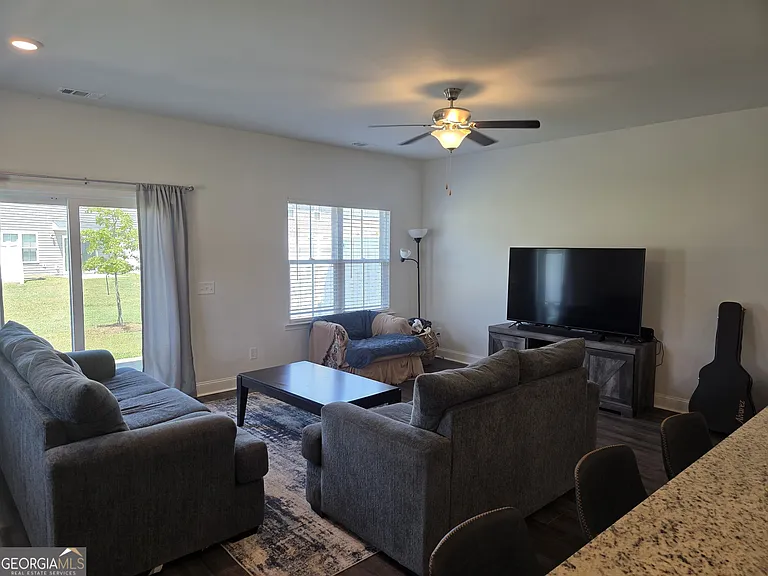 541 Governor Treutlen Cir — Photo 7
