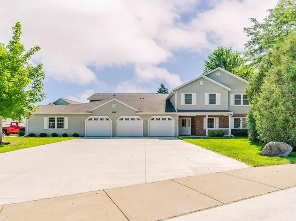 2520 Village Ln APT A, Oshkosh, WI 54904