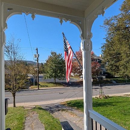 3rd image of 435 Main St